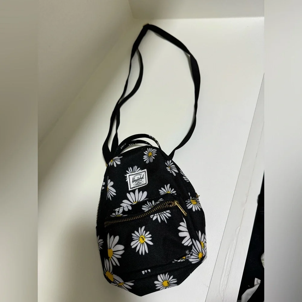 Herschel supply &co classics Nova Daisy crossbody mini